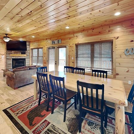 Gatlinburg Escape, 5 Bedrooms, Hot Tub, Arcade, Game Room, Sleeps 16 Exterior foto