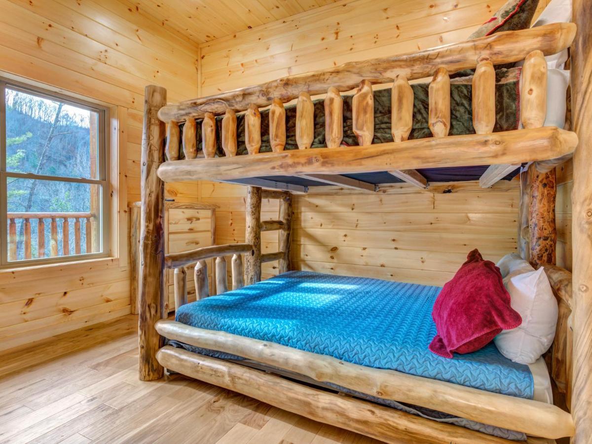 Gatlinburg Escape, 5 Bedrooms, Hot Tub, Arcade, Game Room, Sleeps 16 Exterior foto